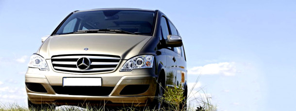 Mercedes-Benz-Viano_2011_photo_01